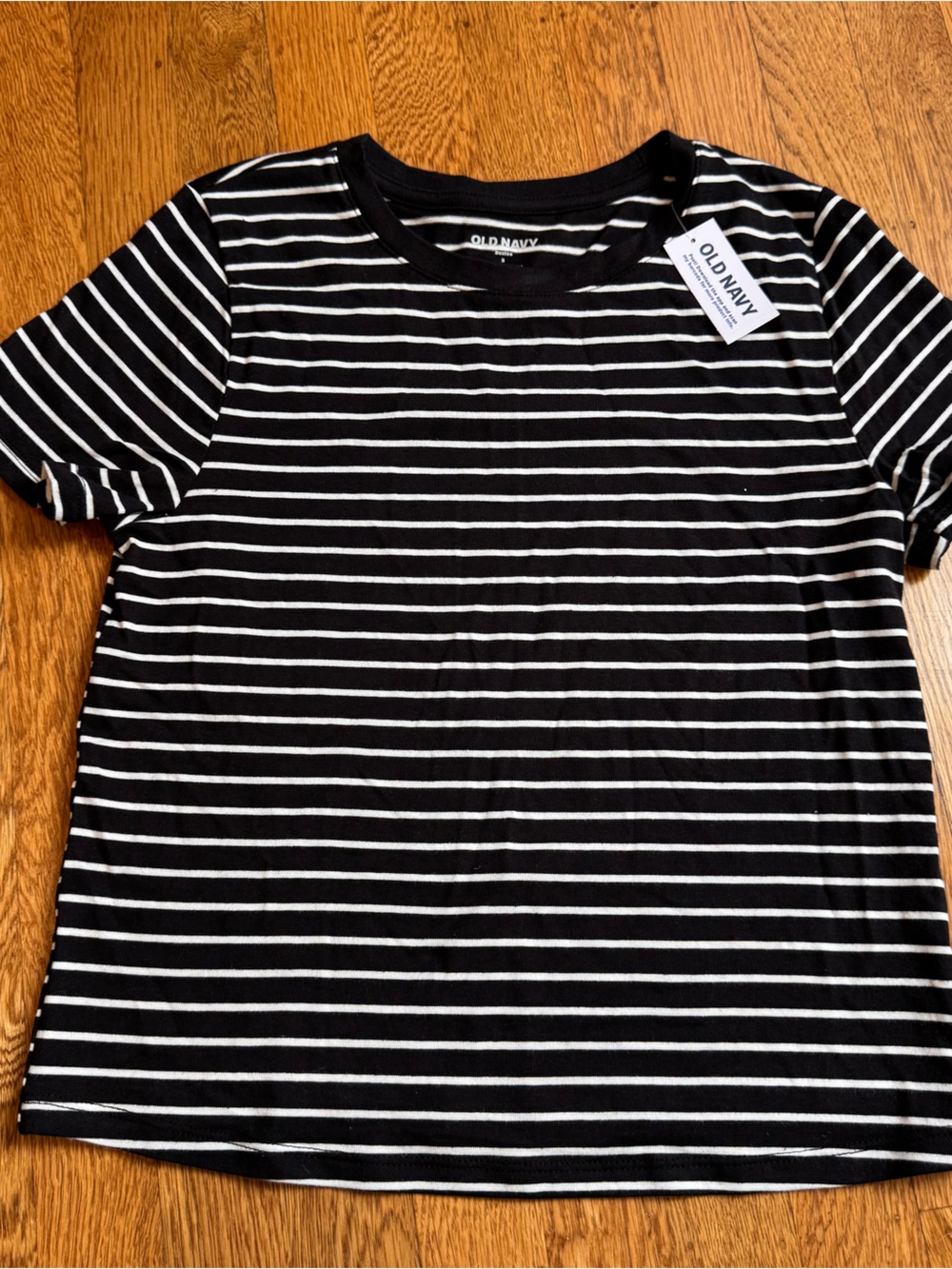 Old Navy women’s Black and White Striped Crew Neck Tee Sz Small NWT